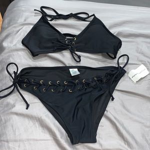 Black bikini